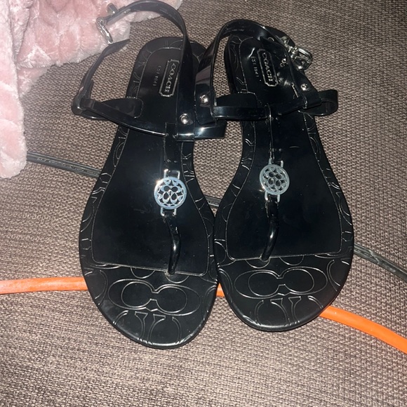 Cute new sandals - Picture 1 of 2